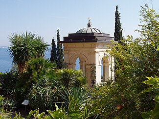 Giardini Botanici Hanbury - pavilion.JPG