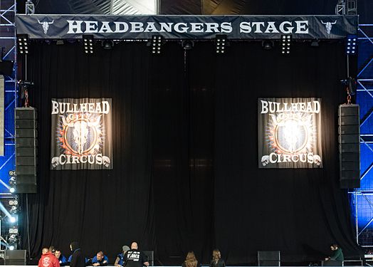 Headbangers Stage (commons)