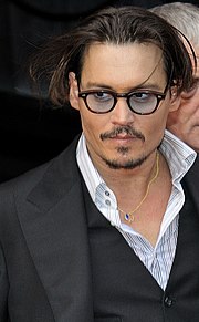 180px-Johnny_Depp_%28July_2009%29_1.jpg