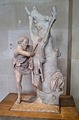 L'écorcheur rustique, marbre, œuvre romaine d'époque impériale (Ier et IIe siècles), copie restaurée d'un original hellénistique, musée du Louvre.