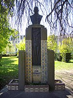 Buste de Léon Chenault