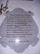 Placa que conmemora la histórica visita de la Virgen de Candelaria (Patrona de Canarias) a la ciudad en 1994.