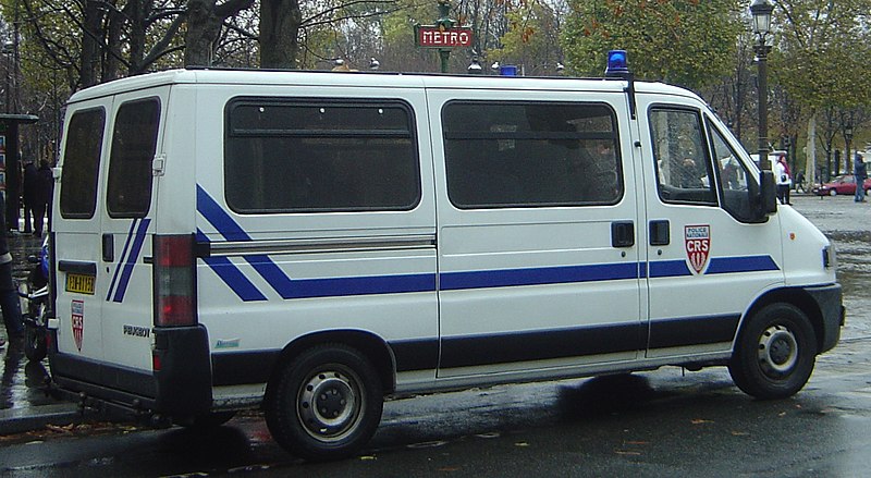 File:Police Paris CRS vehicule dsc06480.jpg