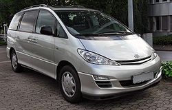 Toyota Previa Facelift front.jpg