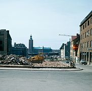 Vy från Brunkebergstorg 1967 mot Kvarteret Wahrenberg, Drottningsgatan och kvarteret Elefanten.