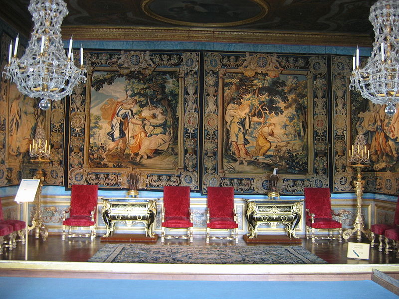 http://upload.wikimedia.org/wikipedia/commons/thumb/2/2c/Vaux_chambre_muses.jpg/800px-Vaux_chambre_muses.jpg