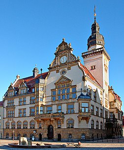 Hôtel de ville de Werdau dans la Saxe (Allemagne). (définition réelle 1 000 × 1 203*)