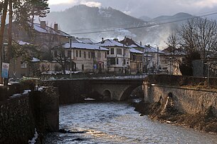 La vieille ville de Zlatograd sur la rivière Varbitza, en Bulgarie. (définition réelle 4 233 × 2 804)