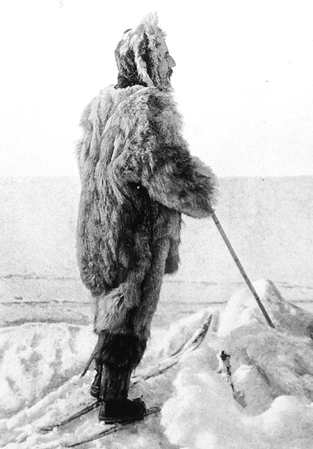 ROALD AMUNDSEN i polardragt.