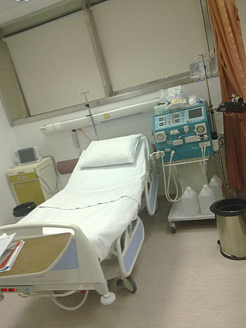 English: Dialysis machine with bed side setup