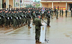 Alocución del Coronel Mollá a los militares y civiles aistentes.