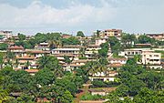 Un barrio verdecente de Yaoundé.