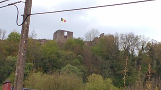 Château vu de la vallée.