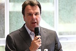 Heribert Bruchhagen im Eintracht Frankfurt Museum 2011.JPG