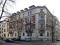Haus Pommer; Doppelmietshaus (Hillerstraße 9 und Käthe-Kollwitz-Straße 69) in halboffener Bebauung und in Ecklage