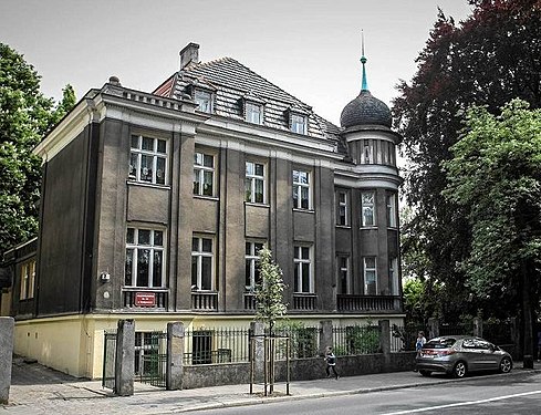 View of the villa from the Park