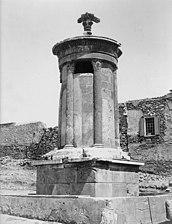 Photographie du monument vers 1875.