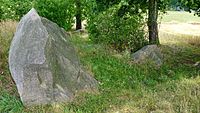 Die Bruchstücke des Goliathsteins sind das Naturdenkmal „Davidstein“ bei Mardorf