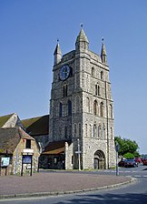 Cerkveni stolp New Romney je primer angleške podeželske normanske arhitekture