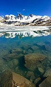 Lac d'Allos à la fin du printemps.