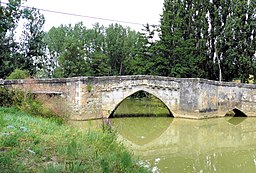Pavie- Vieux Pont -1. 
 JPG