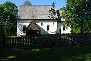 Vederslöv gamla kyrka från söder.