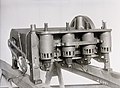 1903年ライトフライヤーの復元された水平4気筒エンジン、左正面図