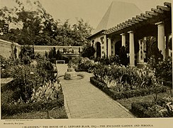 El jardín interior de la casa en 1903