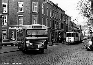 Tramways de la ligne 1 donnant correspondance rue Houget à l'autobus vers Pepinster à la suite de la suppression de la section en mai 1968.