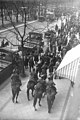 La police à cheval dispersant des manifestants sur l'avenue Unter den Linden, 1er mai 1931.