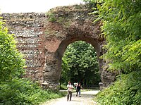 The walls of the Roman spa town Hisarya (Bulgaria). Diocletianopolys-Hisarya South Gate.JPG