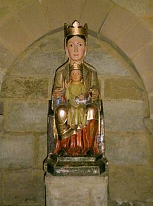 Eunateko Andre Maria
Wikimedia Commons has media related to Romanesque statues of Madonna and Child in Spain.
. Eunate - Ermita de Santa Maria 20.jpg