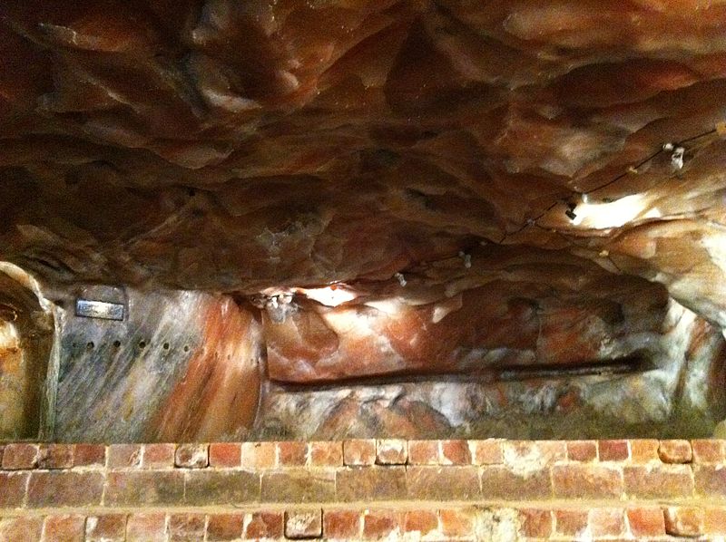 File:Khewra Salt Mine - Rock salt as ceiling.JPG