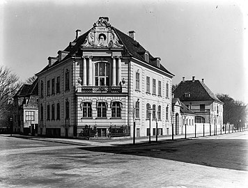 Emil Vett House