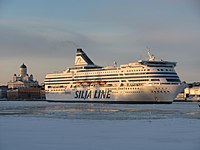 Silja Symphony lähdössä Helsingin Eteläsatamasta.