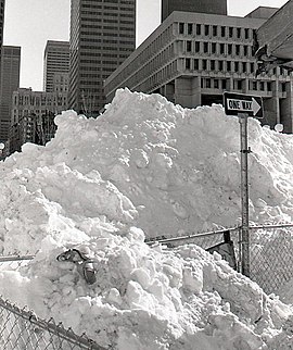 Snow near City Hall (16374222425) (cropped).jpg