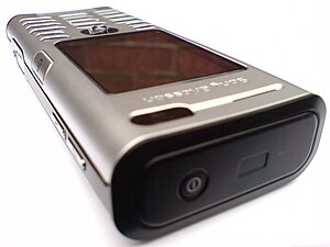 English: Top view of a Sony Ericsson K600i mob...