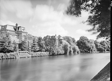 Demolished villas along Singelgracht, in the 1960s replaced by office buildings ("salt & pepper dispensers")