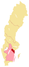 Tingsrättens domsaga (rött) samt den hovrätt den faller under (ljusrosa).