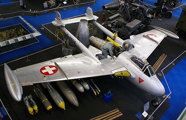 640px-Swiss_Air_Force_De_Havilland_DH-112_Mk_4_Venom_being_serviced.jpg