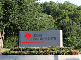 Знак перед предприятием Texas Instruments в Даллас (Техас)