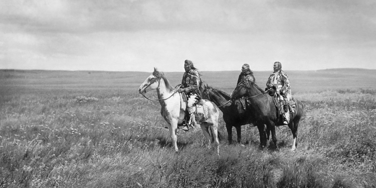 Три вождя черноногих. Альбуминовая печать (1900)