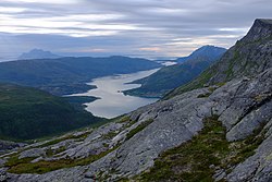 Morsdalsfjorden set fra Sokumsfjellet