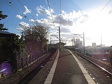 和歌山方から駅のホームを眺める