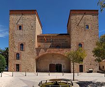 Palacio del siglo XVI y Museo Arqueológico.