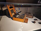 Duitse Enigma-codeermachine tentoongesteld in het museum. Deze machines werden gebruikt door de nazi's om ten behoeve van tactische geheimhouding in de Tweede Wereldoorlog versleutelde informatie te versturen.