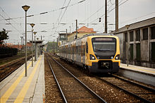 Convoglio CP 3400 Bombardier nella stazione di Vila Nova de Gaia