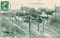 La gare d'Abancourt au début du XXe siècle. La photo est vue dans le sens d'Amiens vers Rouen. Les deux voies de droite sont celles d'Amiens – Rouen, les deux voies à quai centrales sont celles de la ligne Paris-Nord – Le Tréport-Mers.