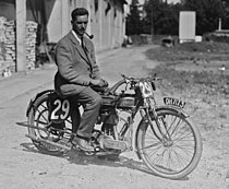 Graham Walker (gefotografeerd in 1921) werd Europees kampioen in 1931