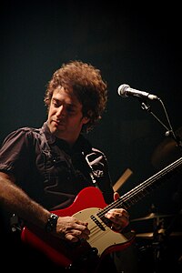 200px-Gustavo_Cerati%2C_Madrid%2C_2006.1